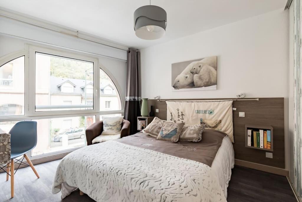 Appartement Centre Ville Wifi Parking Draps Fournis Cauterets Exterior photo